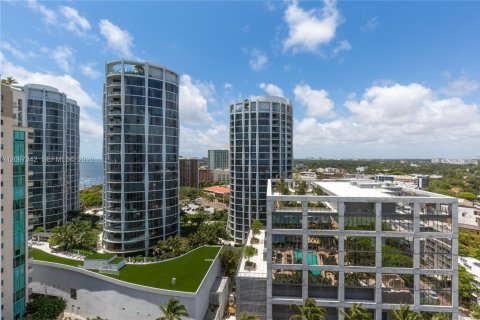 Condo in Miami, Florida, 1 bedroom  № 2394460 - photo 13