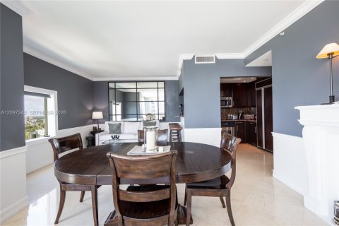 Condo in Miami, Florida, 1 bedroom  № 2394460 - photo 10