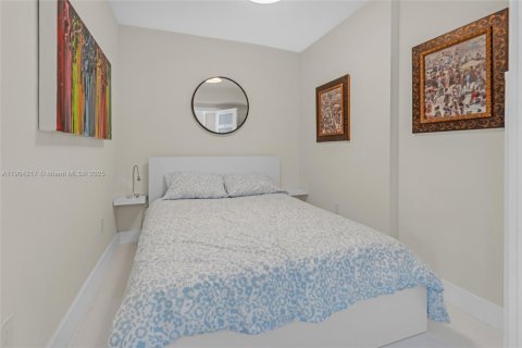 Copropriété à vendre à Hallandale Beach, Floride: 2 chambres, 80.82 m2 № 1955371 - photo 30