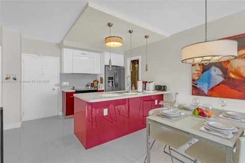 Copropriété à vendre à Hallandale Beach, Floride: 2 chambres, 80.82 m2 № 1955371 - photo 12