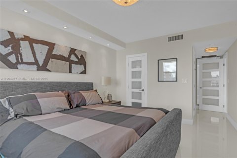 Copropriété à vendre à Hallandale Beach, Floride: 2 chambres, 80.82 m2 № 1955371 - photo 22