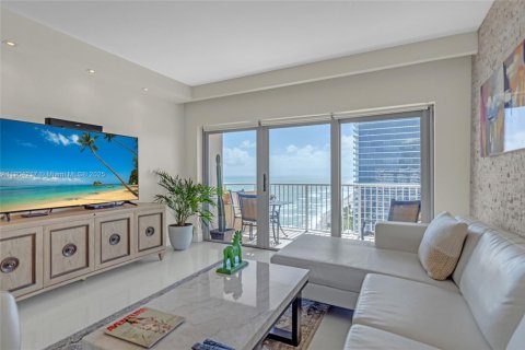 Copropriété à vendre à Hallandale Beach, Floride: 2 chambres, 80.82 m2 № 1955371 - photo 1