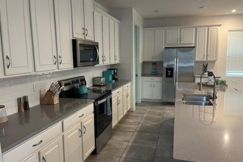 Casa en venta en Kissimmee, Florida, 9 dormitorios, 405.33 m2 № 1548981 - foto 13