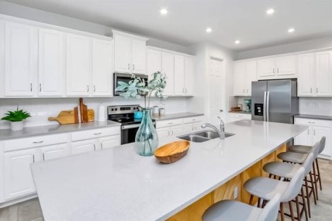Casa en venta en Kissimmee, Florida, 9 dormitorios, 405.33 m2 № 1548981 - foto 8