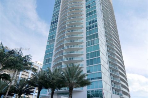 Кондоминиум с 1 спальней в Майами, Флорида № 2033484