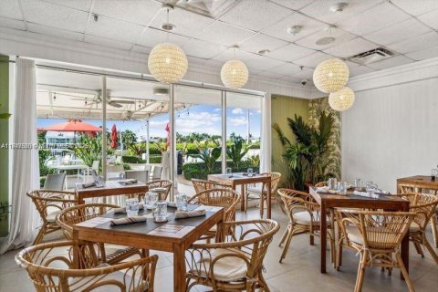 Condominio en venta en Miami Beach, Florida, 2 dormitorios, 110.55 m2 № 2030710 - foto 9