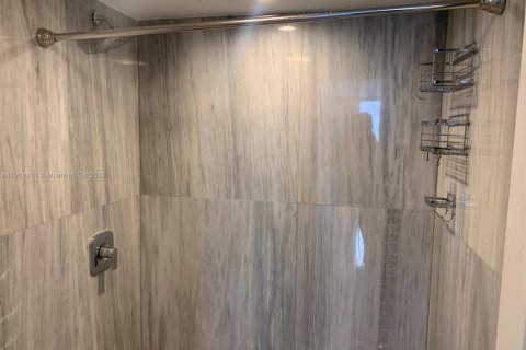 Copropriété à louer à North Miami Beach, Floride: 1 chambre, 67.08 m2 № 1965129 - photo 11