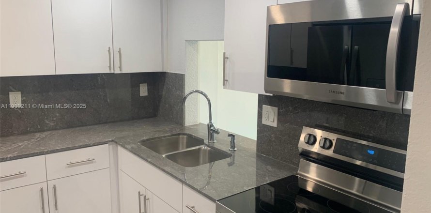 Condo à North Miami Beach, Floride, 1 chambre  № 1965129