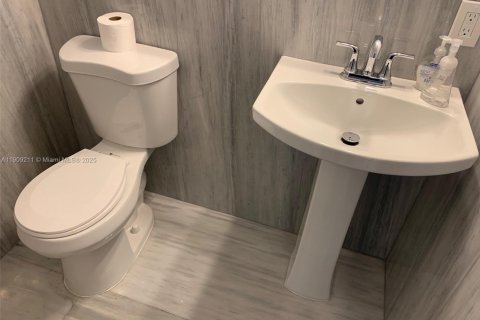 Copropriété à louer à North Miami Beach, Floride: 1 chambre, 67.08 m2 № 1965129 - photo 10