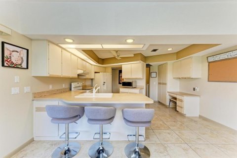 House in Punta Gorda, Florida 3 bedrooms, 188.59 sq.m. № 1902512 - photo 12