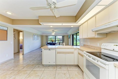 House in Punta Gorda, Florida 3 bedrooms, 188.59 sq.m. № 1902512 - photo 15