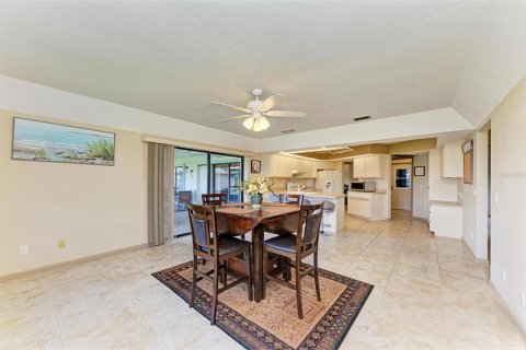 House in Punta Gorda, Florida 3 bedrooms, 188.59 sq.m. № 1902512 - photo 28