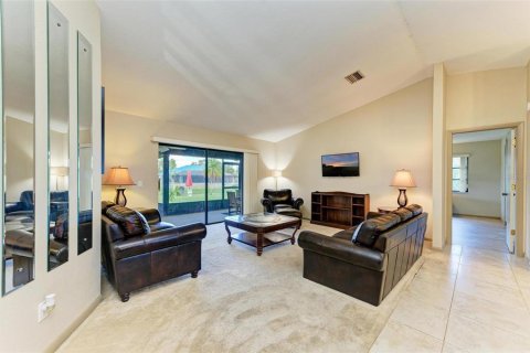 House in Punta Gorda, Florida 3 bedrooms, 188.59 sq.m. № 1902512 - photo 22