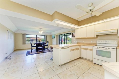 House in Punta Gorda, Florida 3 bedrooms, 188.59 sq.m. № 1902512 - photo 13