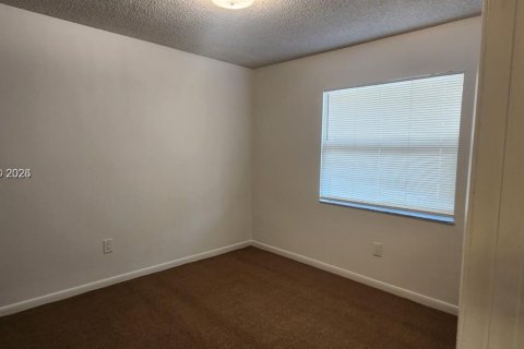 Condo in Miami, Florida, 2 bedrooms  № 2045153 - photo 7