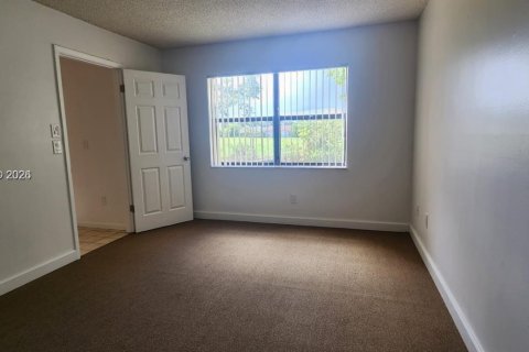 Condo in Miami, Florida, 2 bedrooms  № 2045153 - photo 6