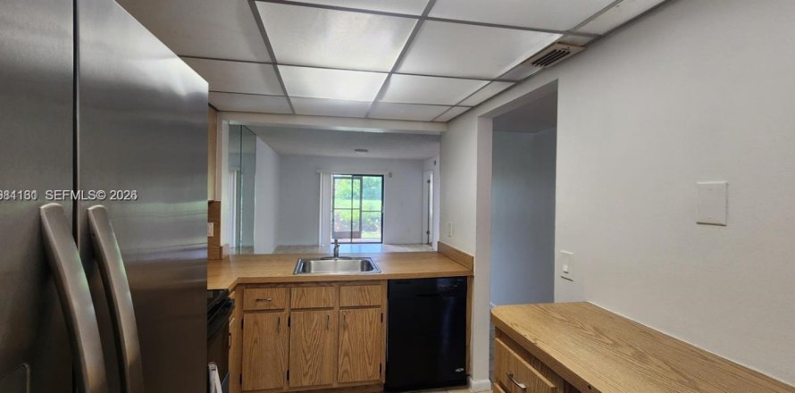 Condo in Miami, Florida, 2 bedrooms  № 2045153