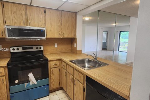 Condo in Miami, Florida, 2 bedrooms  № 2045153 - photo 4