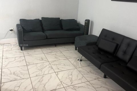 Купить кондоминиум в Хайалиа, Флорида 1 спальня, 42.74м2, № 2089141 - фото 8
