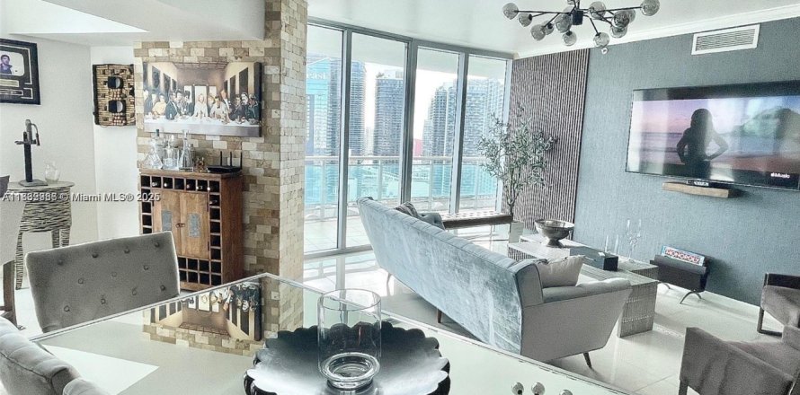 Condominio en Miami, Florida, 3 dormitorios № 1814183
