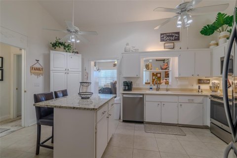 House in Ocala, Florida 3 bedrooms, 167.78 sq.m. № 2166527 - photo 4