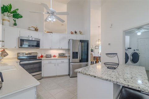 House in Ocala, Florida 3 bedrooms, 167.78 sq.m. № 2166527 - photo 9