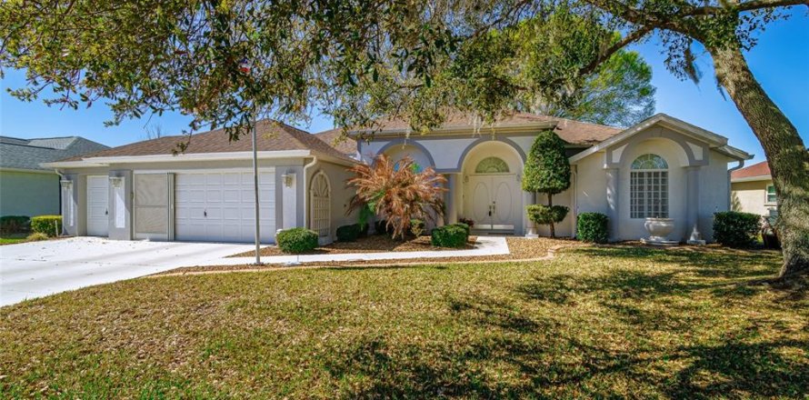 House in Ocala, Florida 3 bedrooms, 167.78 sq.m. № 2166527