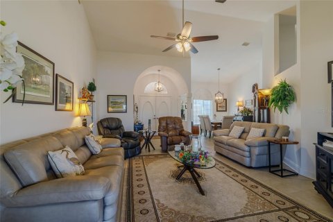 House in Ocala, Florida 3 bedrooms, 167.78 sq.m. № 2166527 - photo 6