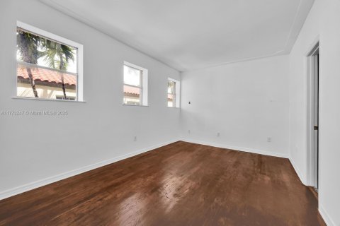 Condominio en venta en Miami Beach, Florida, 2 dormitorios, 86.4 m2 № 2013326 - foto 18