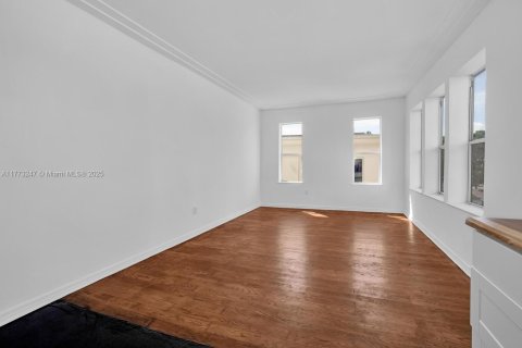 Condominio en venta en Miami Beach, Florida, 2 dormitorios, 86.4 m2 № 2013326 - foto 7