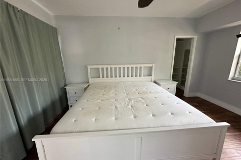 Villa ou maison à louer à Fort Lauderdale, Floride: 1 chambre, 60.39 m2 № 1990337 - photo 3