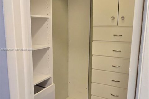 Copropriété à louer à Miami, Floride: 1 chambre, 83.43 m2 № 2088087 - photo 14
