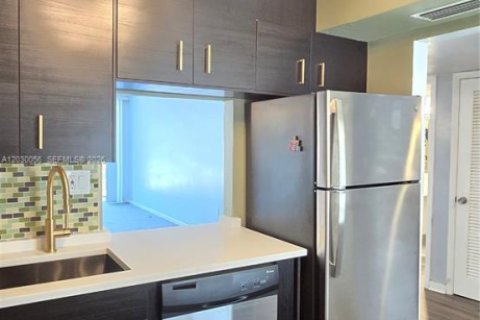 Copropriété à louer à Miami, Floride: 1 chambre, 83.43 m2 № 2088087 - photo 6