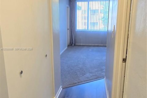 Copropriété à louer à Miami, Floride: 1 chambre, 83.43 m2 № 2088087 - photo 15