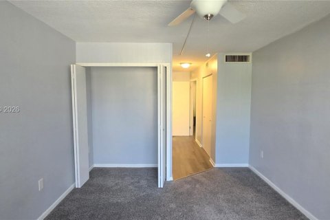 Copropriété à louer à Miami, Floride: 1 chambre, 83.43 m2 № 2088087 - photo 17