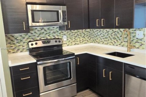 Copropriété à louer à Miami, Floride: 1 chambre, 83.43 m2 № 2088087 - photo 5