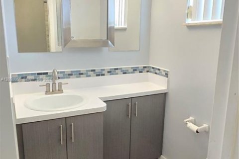 Copropriété à louer à Miami, Floride: 1 chambre, 83.43 m2 № 2088087 - photo 9