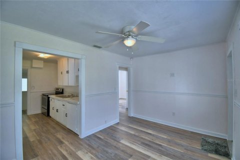 House in Auburndale, Florida 2 bedrooms, 69.49 sq.m. № 1909483 - photo 6