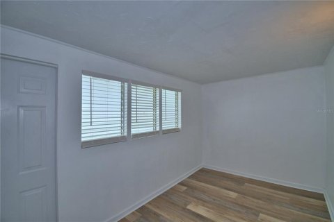 House in Auburndale, Florida 2 bedrooms, 69.49 sq.m. № 1909483 - photo 13