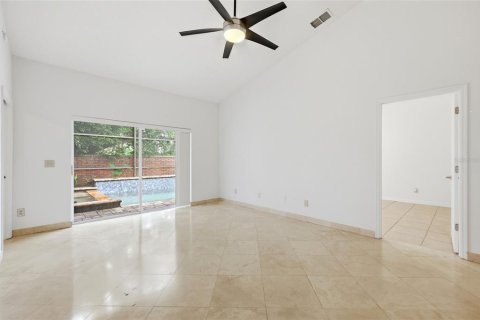 Villa ou maison à vendre à Orlando, Floride: 5 chambres, 207.92 m2 № 2195941 - photo 13