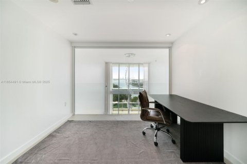 Condominio en venta en Miami, Florida, 2 dormitorios, 150.5 m2 № 1872483 - foto 20
