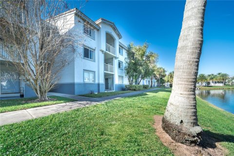 Condominio en Davie, Florida, 2 dormitorios  № 2009666