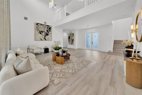 House in Davie, Florida 6 bedrooms, 449.28 sq.m. № 1865266 - photo 6