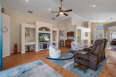 House in Spring Hill, Florida 3 bedrooms, 186.18 sq.m. № 2110474 - photo 13
