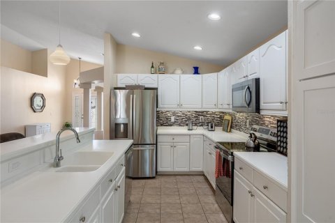 House in Spring Hill, Florida 3 bedrooms, 186.18 sq.m. № 2110474 - photo 19
