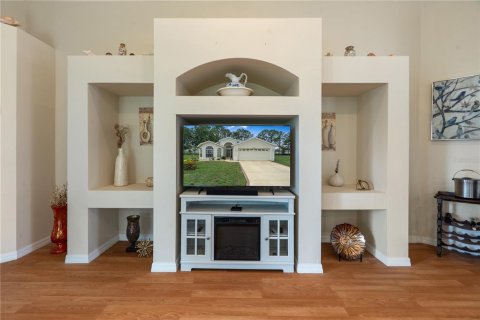 House in Spring Hill, Florida 3 bedrooms, 186.18 sq.m. № 2110474 - photo 16