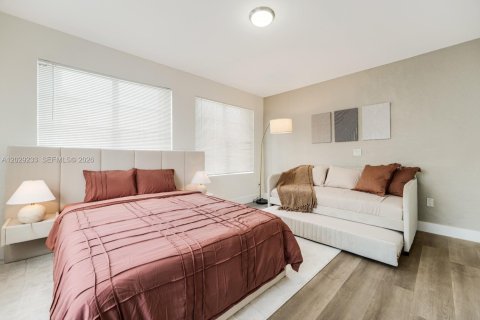 Apartamento en alquiler en Miami, Florida, 2 dormitorios № 2085981 - foto 10