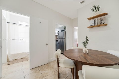 Apartamento en alquiler en Miami, Florida, 2 dormitorios № 2085981 - foto 5