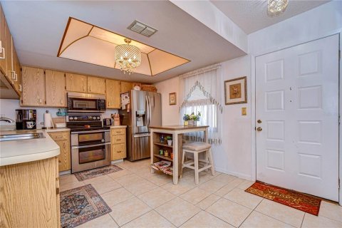 Condo in Zephyrhills, Florida, 2 bedrooms  № 2092876 - photo 3