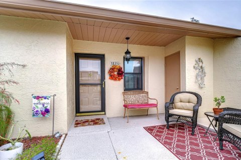 Condo in Zephyrhills, Florida, 2 bedrooms № 2092876